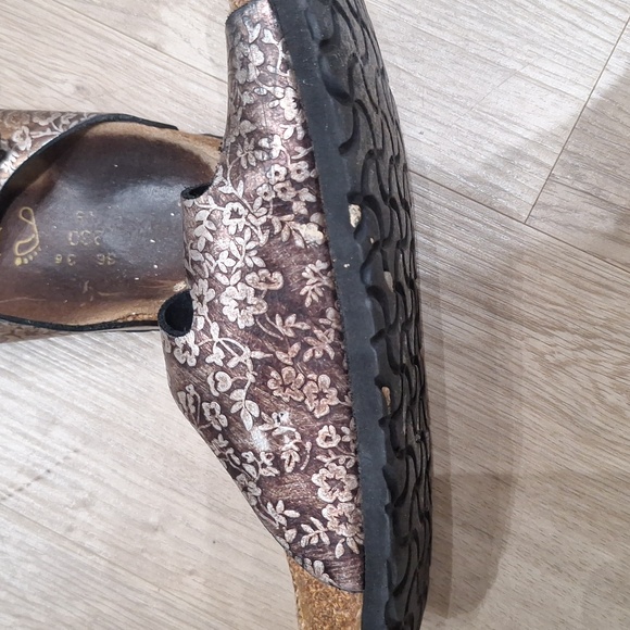 Papillio by birkenstock size 36 or 5.5-6 US, pre-owned 3 straps sandles - Picture 4 of 7